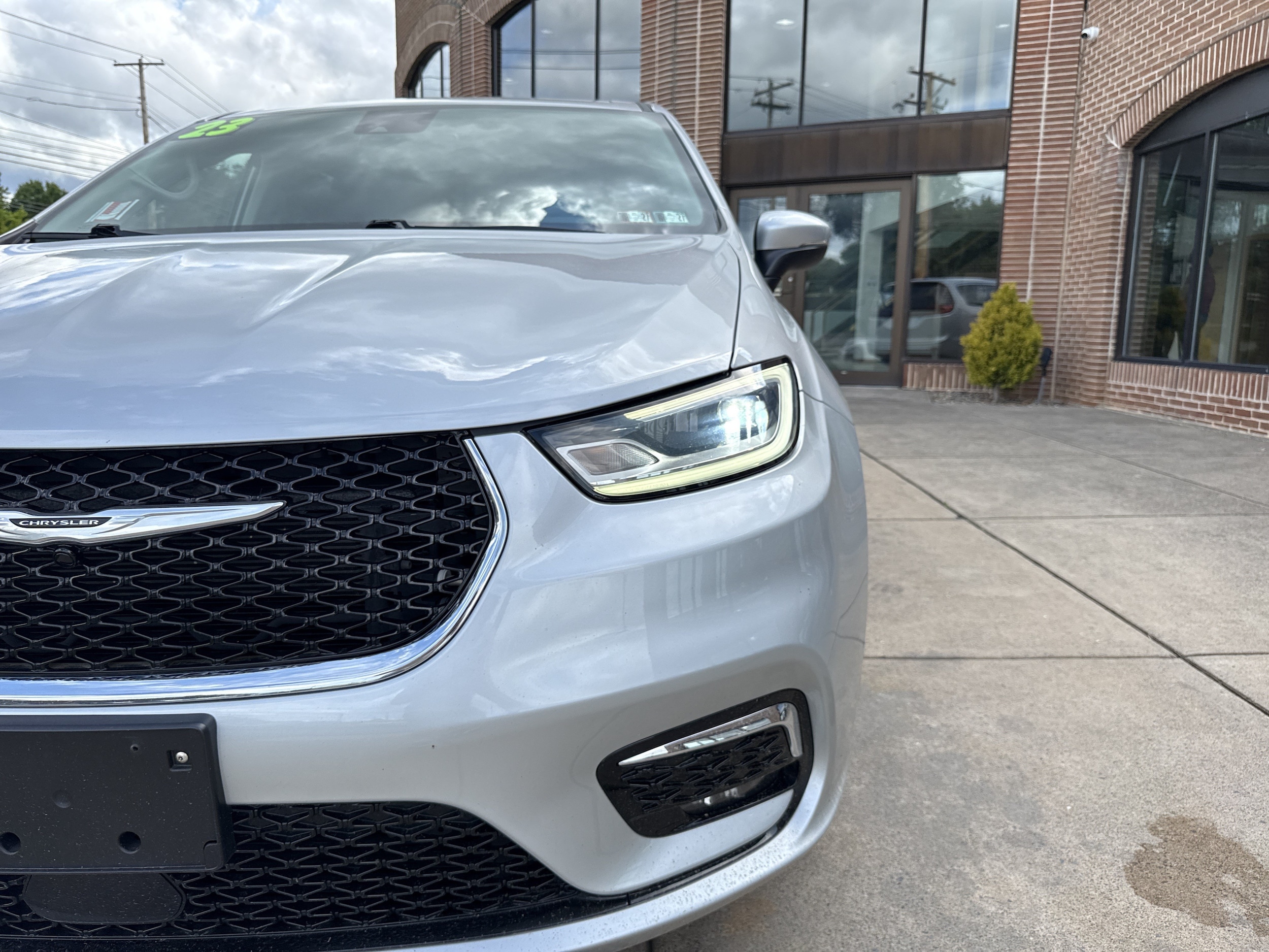 2023 Chrysler Pacifica Touring L - Photo 9