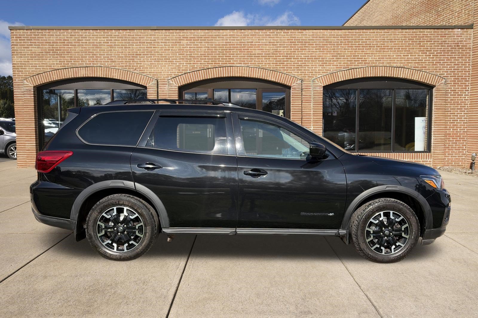 Used 2020 Nissan Pathfinder SV with VIN 5N1DR2BM6LC640537 for sale in State College, PA