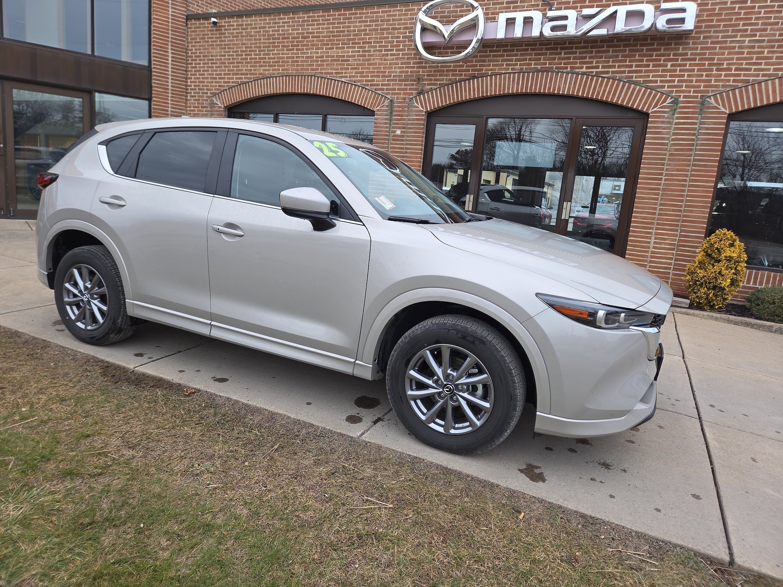 2025 Mazda CX-5 Base's photo