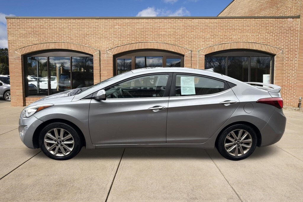 Used 2015 Hyundai Elantra SE Sedan