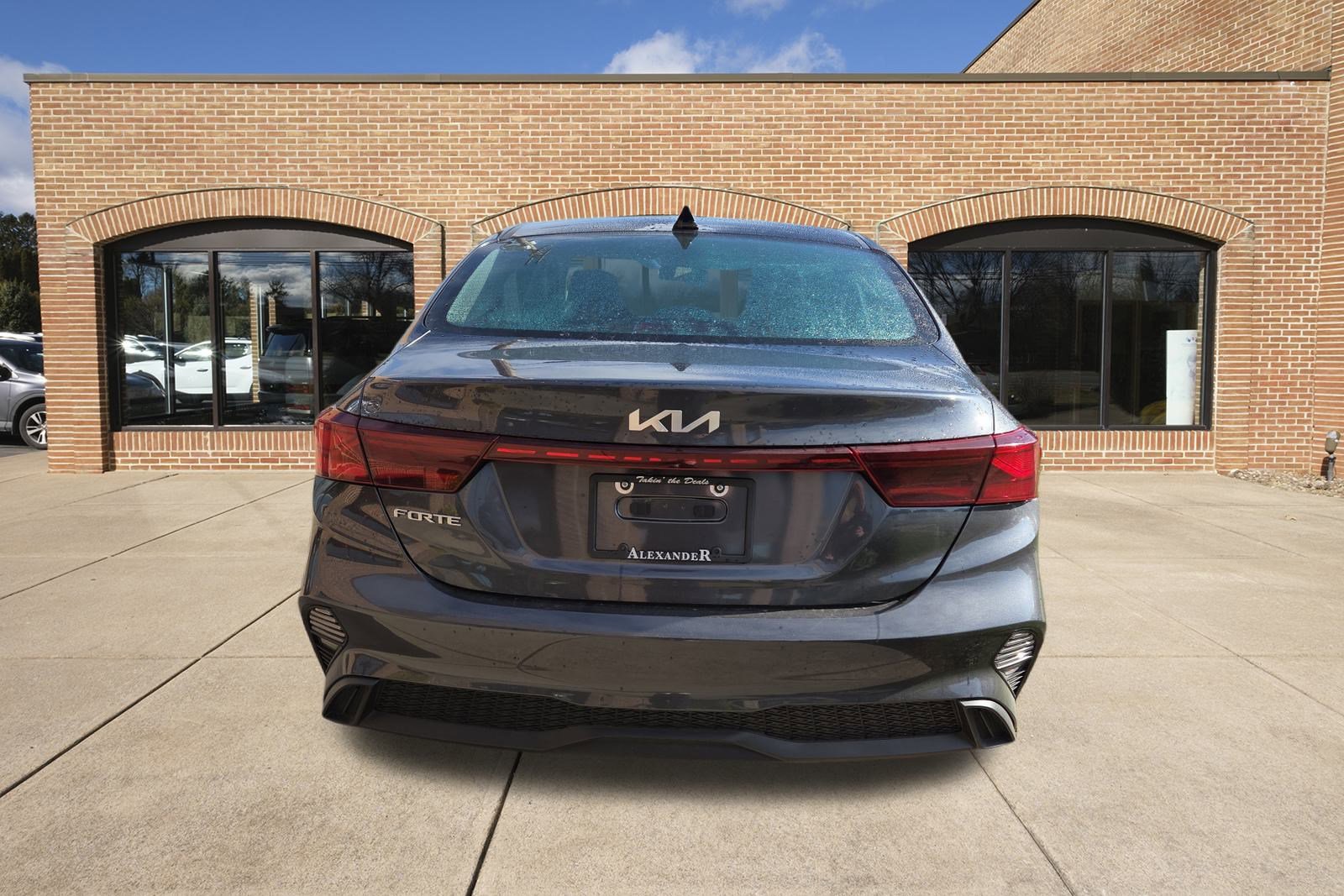 2023 Kia Forte LXS photo 4