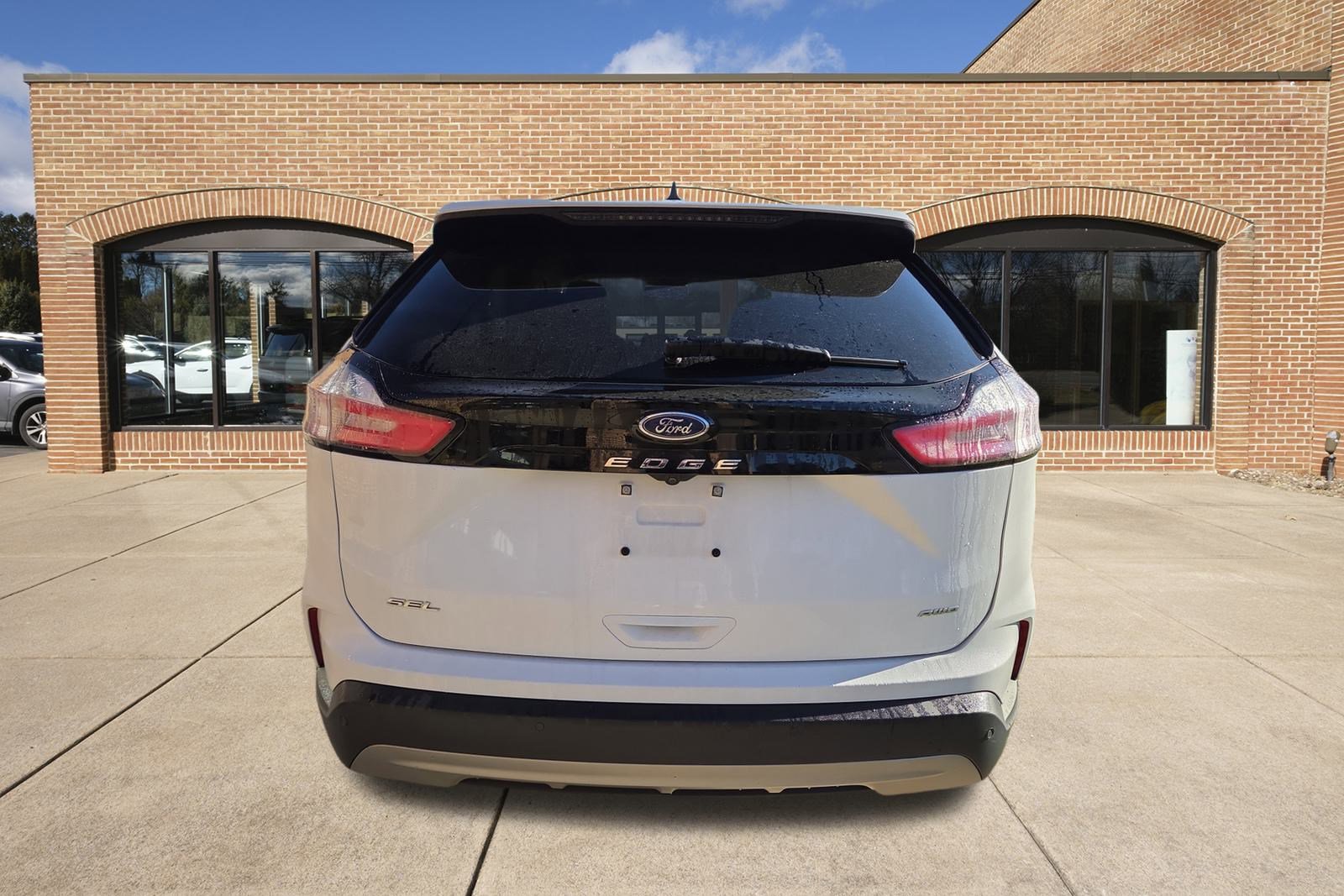 2024 Ford Edge SEL photo 3