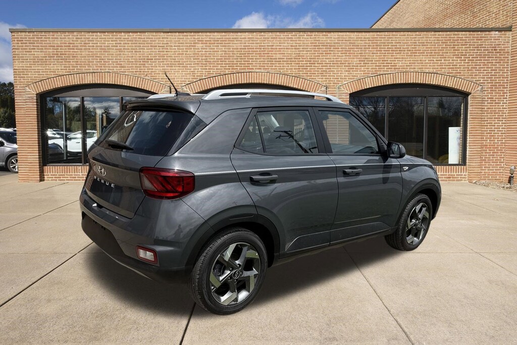 Used 2025 Hyundai Venue SEL SUV