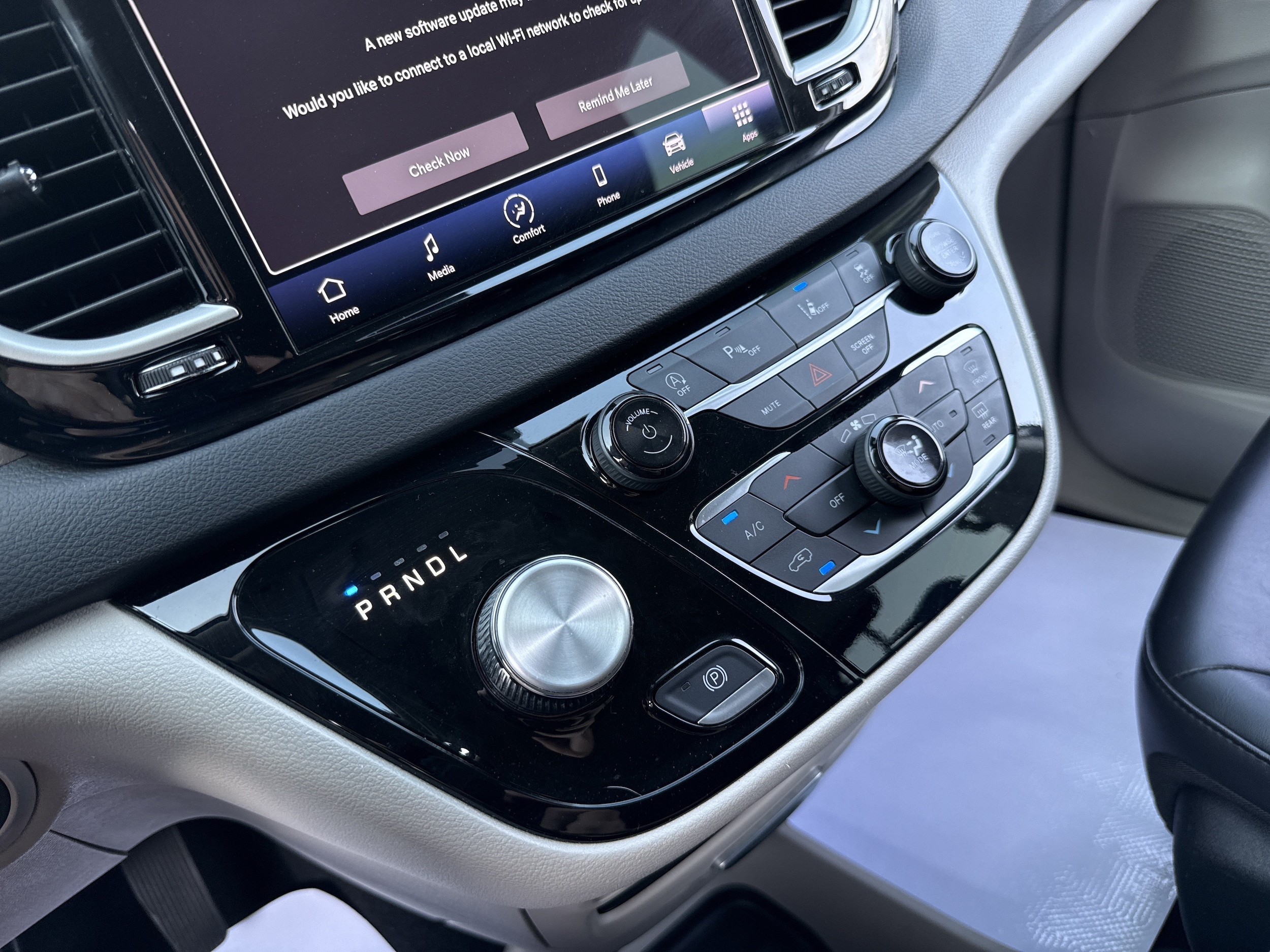 2023 Chrysler Pacifica Touring L - Photo 15