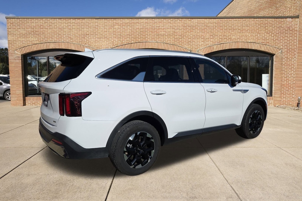 Used 2024 Kia Sorento S SUV