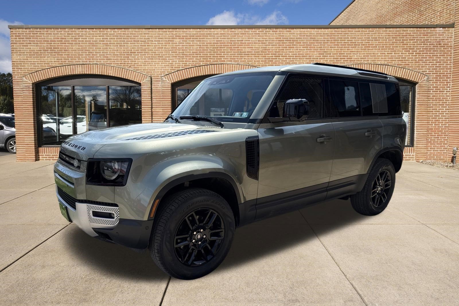 2025 Land Rover Defender S - Photo 8