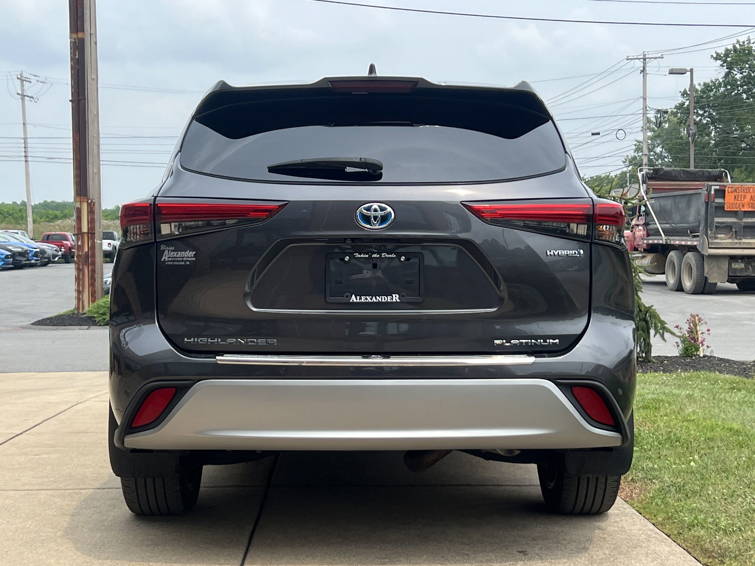 2021 Toyota Highlander Platinum Hybrid photo 4