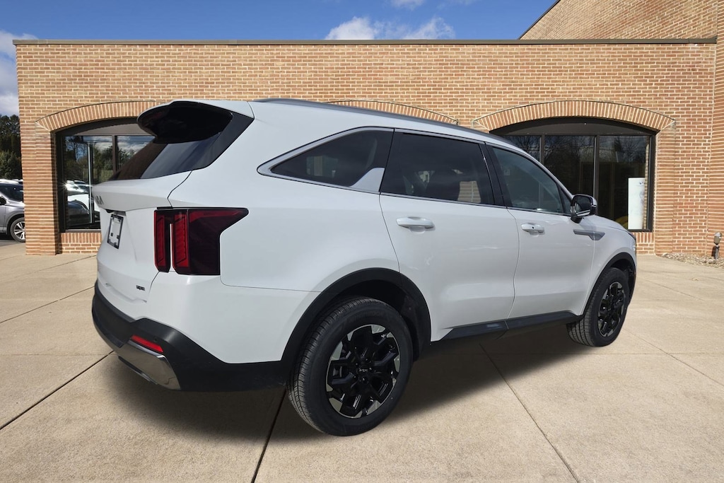 Used 2024 Kia Sorento S SUV