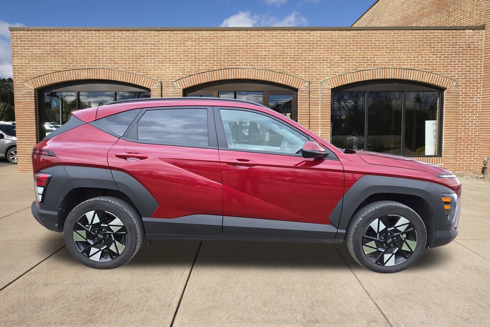 2025 Hyundai Kona SEL photo 2