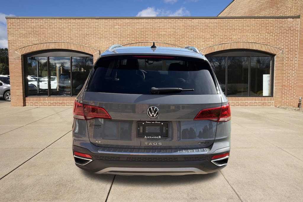 Used 2022 Volkswagen Taos 1.5T SE 4MOTION SUV