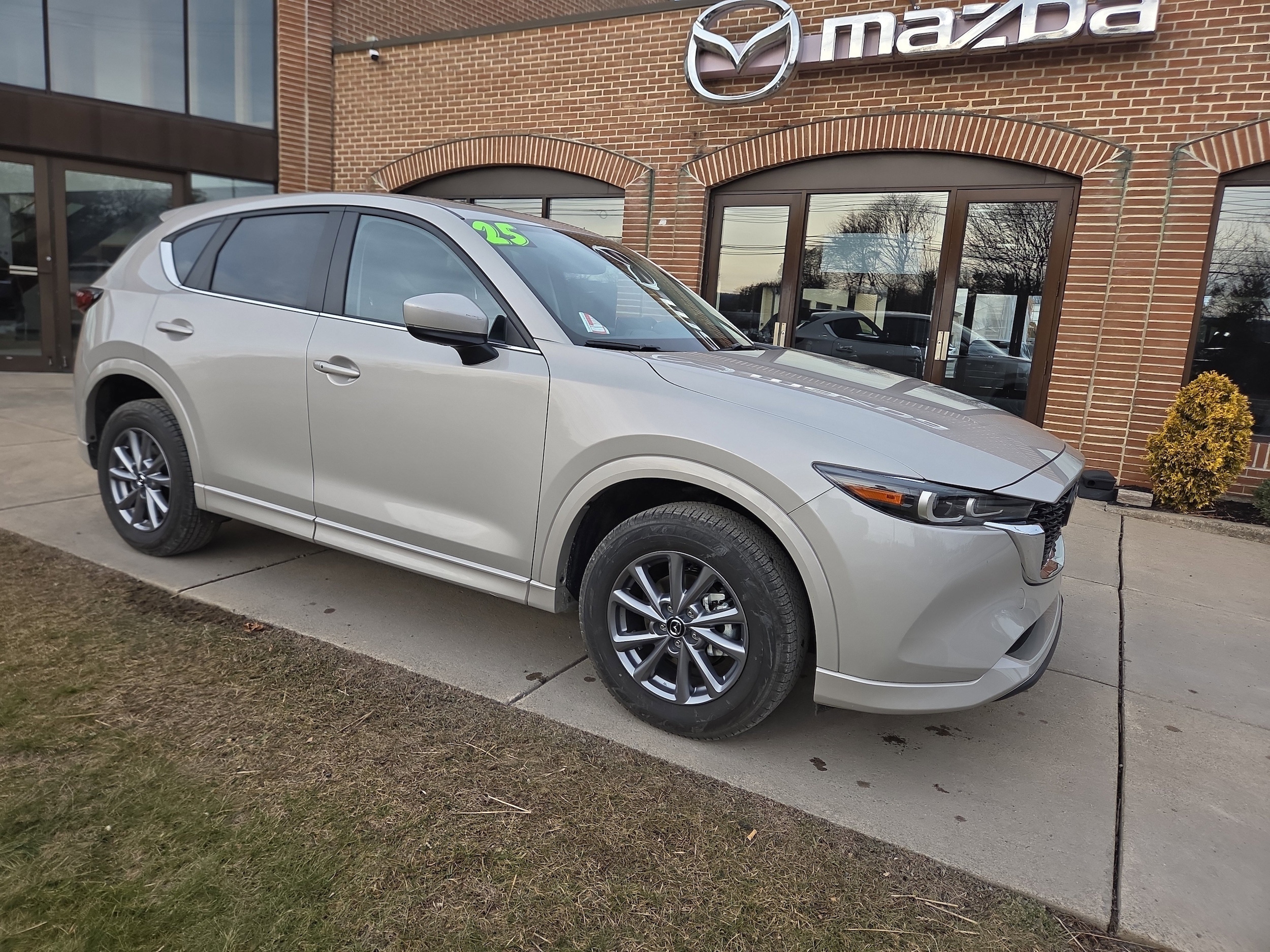 2025 Mazda CX-5 Preferred's photo
