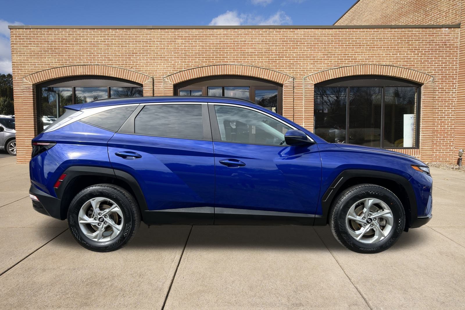 2022 Hyundai Tucson SEL photo 2