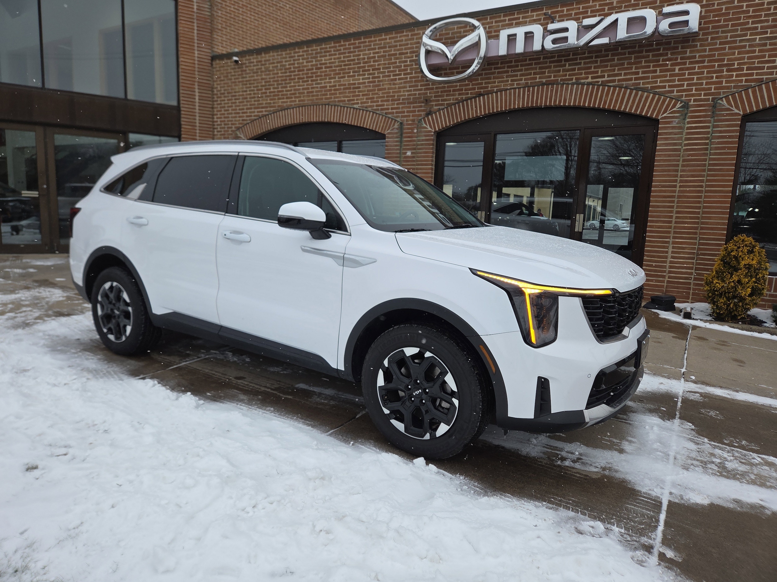 2024 Kia Sorento S's photo