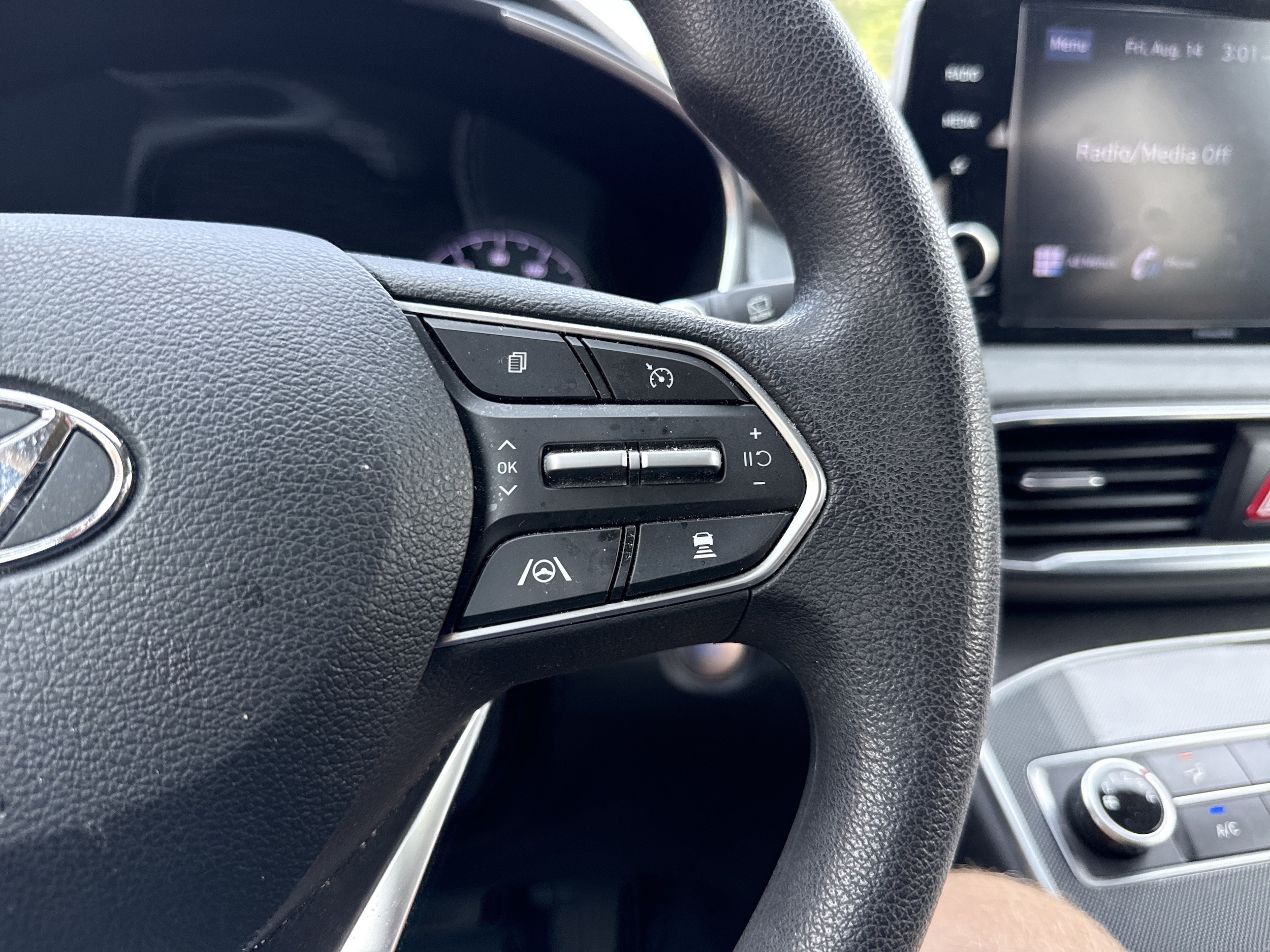 2022 Hyundai Santa Fe SEL - Photo 13