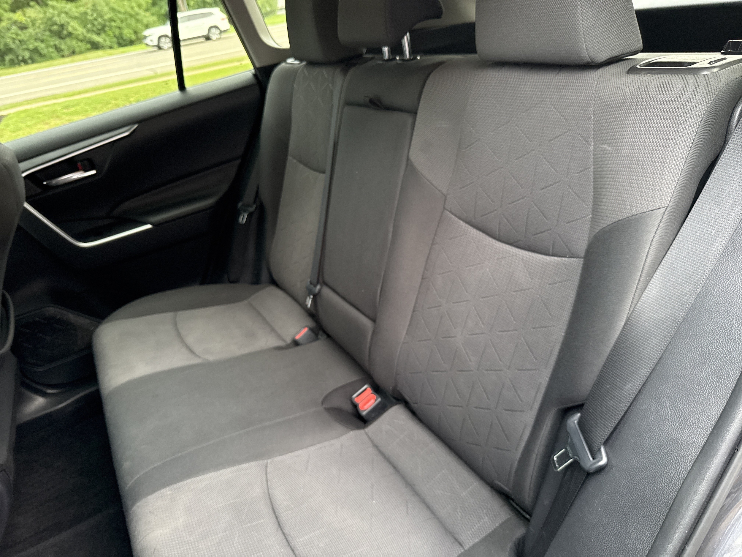 2019 Toyota RAV4 XLE - Photo 23