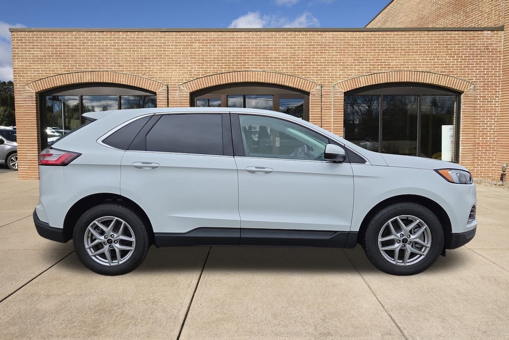 Used 2024 Ford Edge SEL SUV