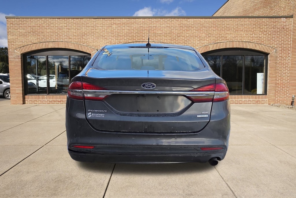 Used 2018 Ford Fusion SE Sedan
