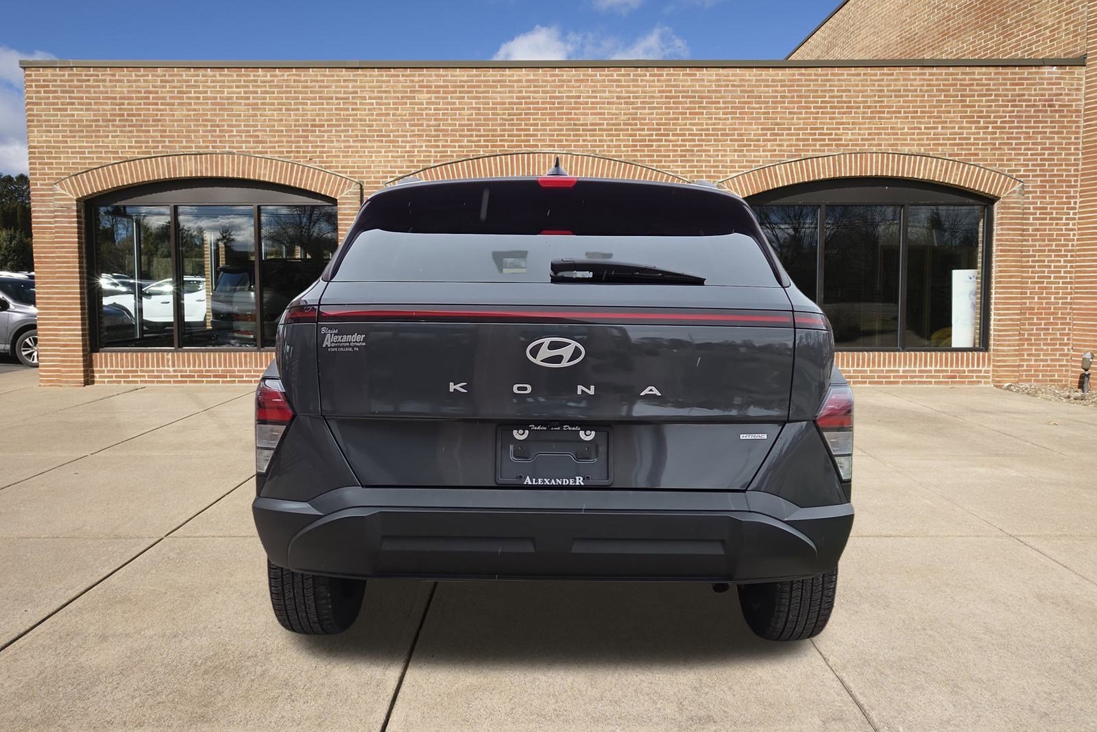 2024 Hyundai Kona SEL photo 3