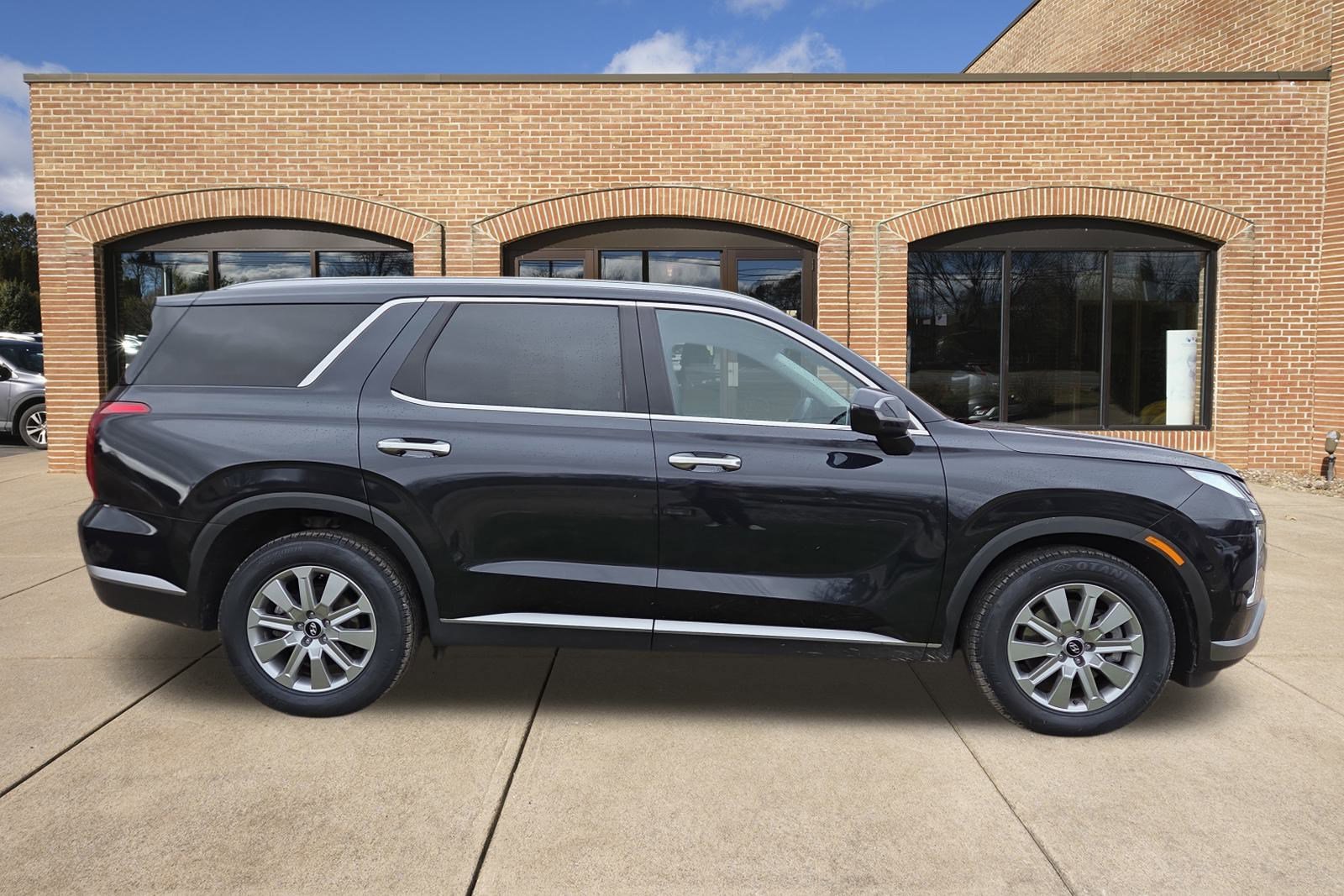 2025 Hyundai Palisade SEL photo 2