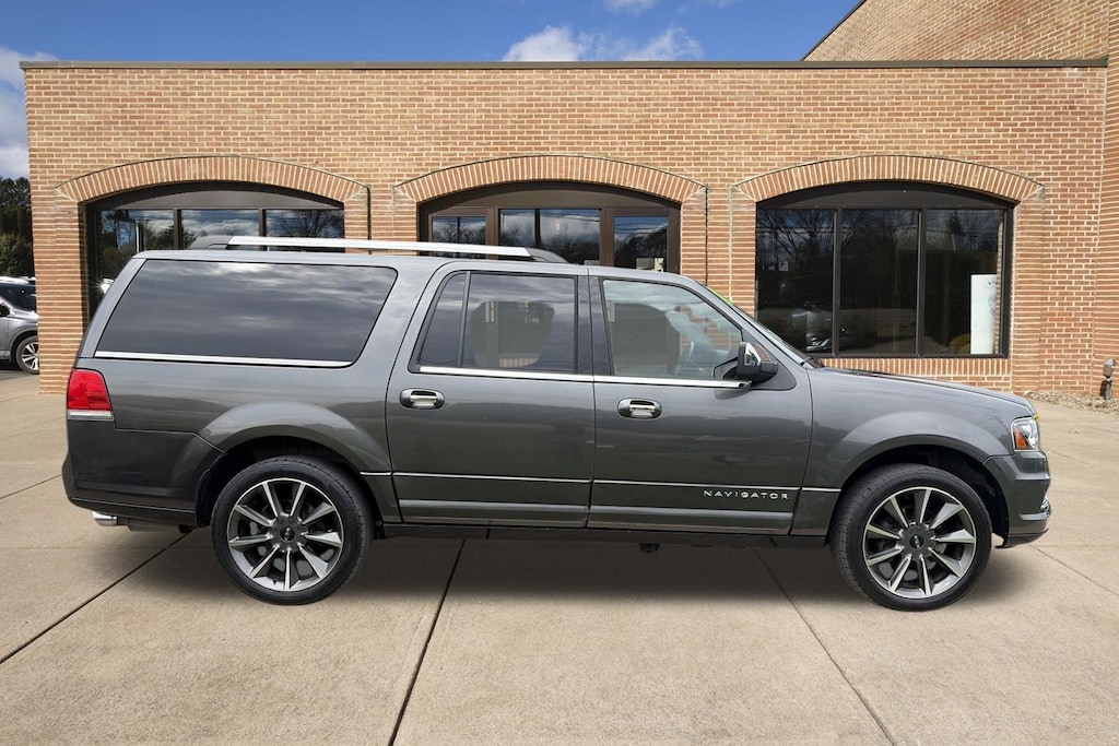 Used 2017 Lincoln Navigator L Reserve SUV