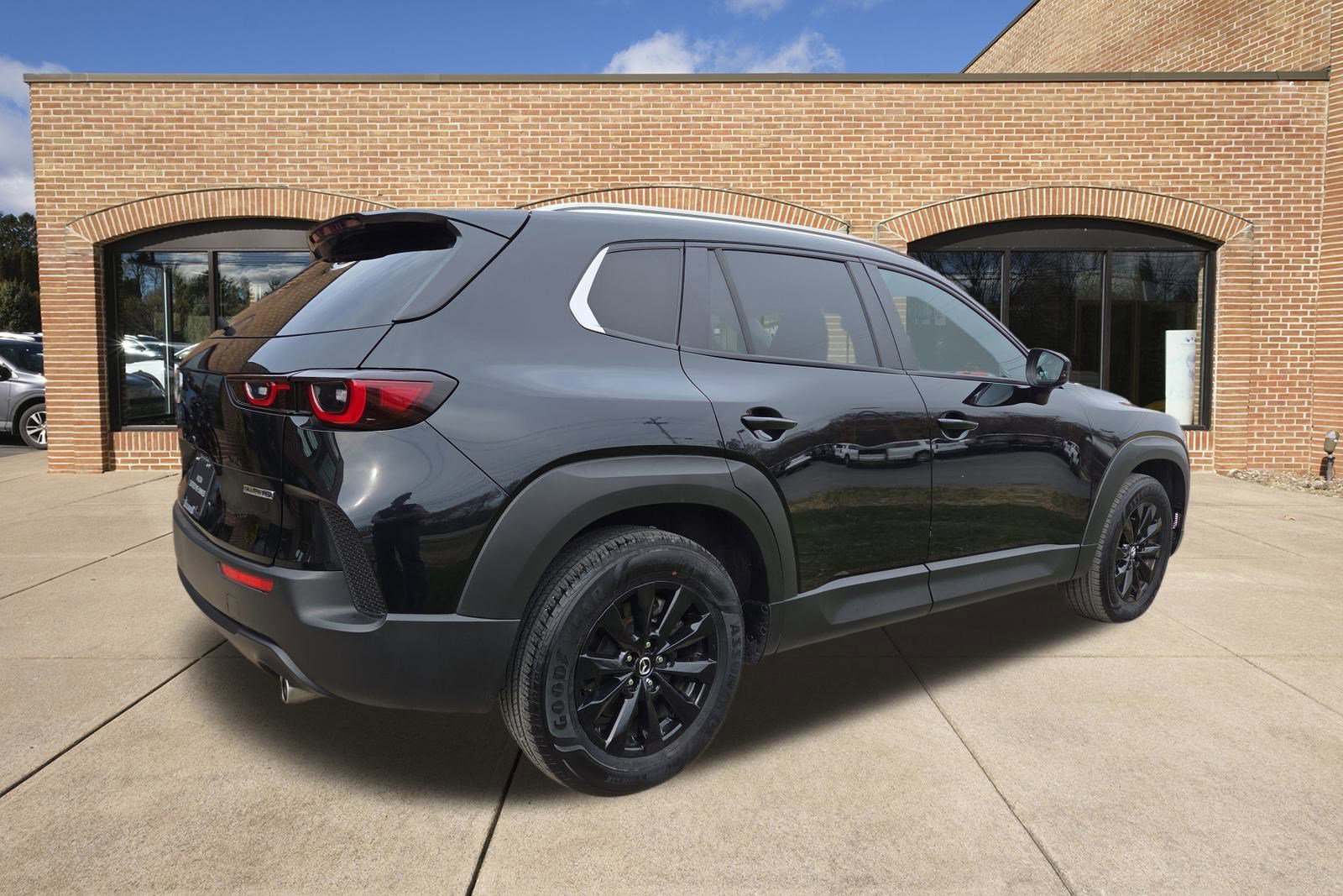 2025 Mazda CX-50 2.5 S Preferred photo 2