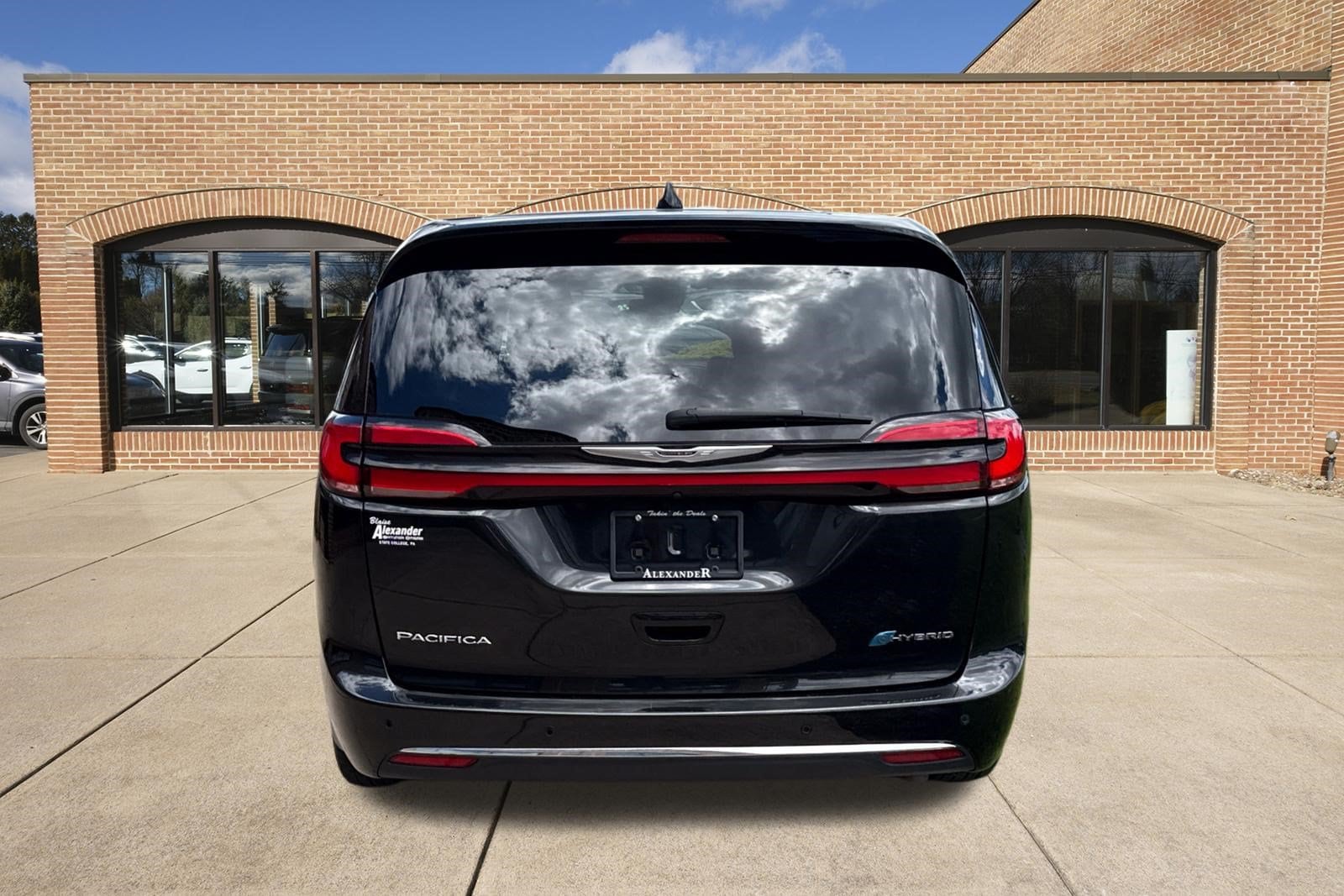 2023 Chrysler Pacifica Hybrid Touring L - Photo 8