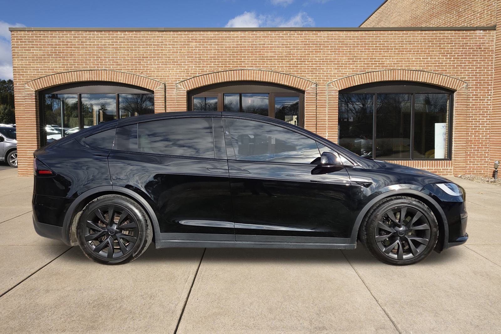 2022 Tesla Model X photo 2