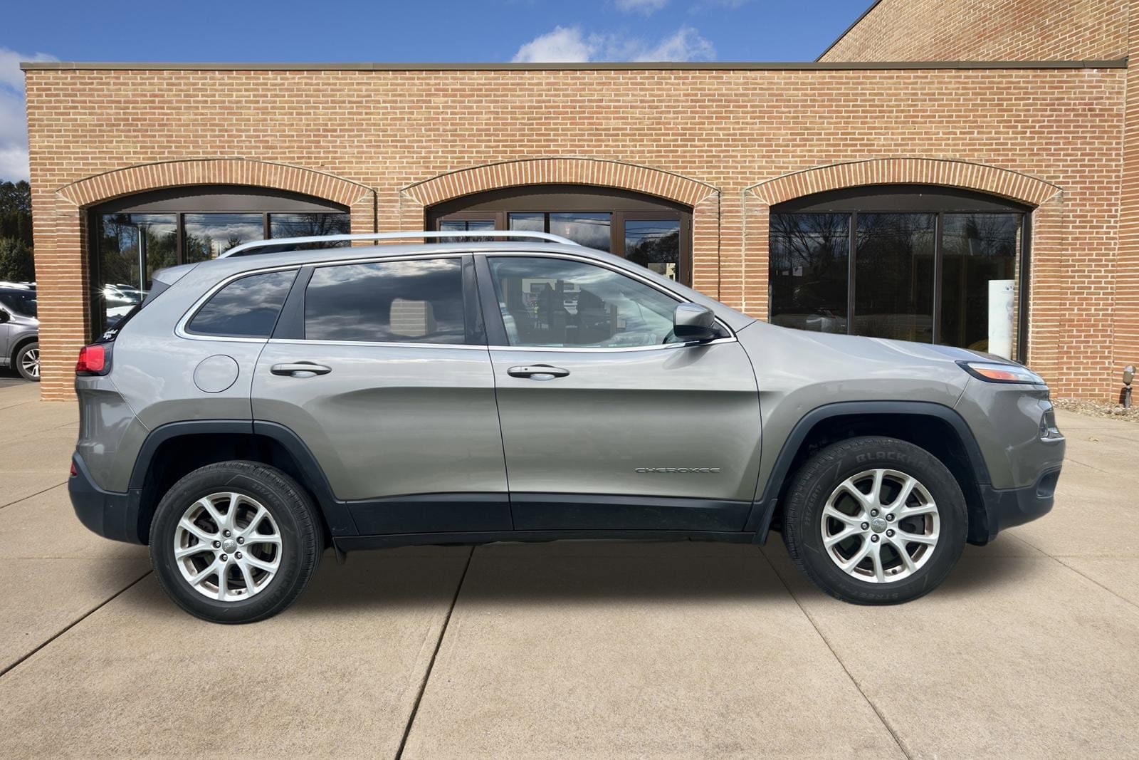Used 2017 Jeep Cherokee Latitude with VIN 1C4PJMCB8HW618370 for sale in State College, PA