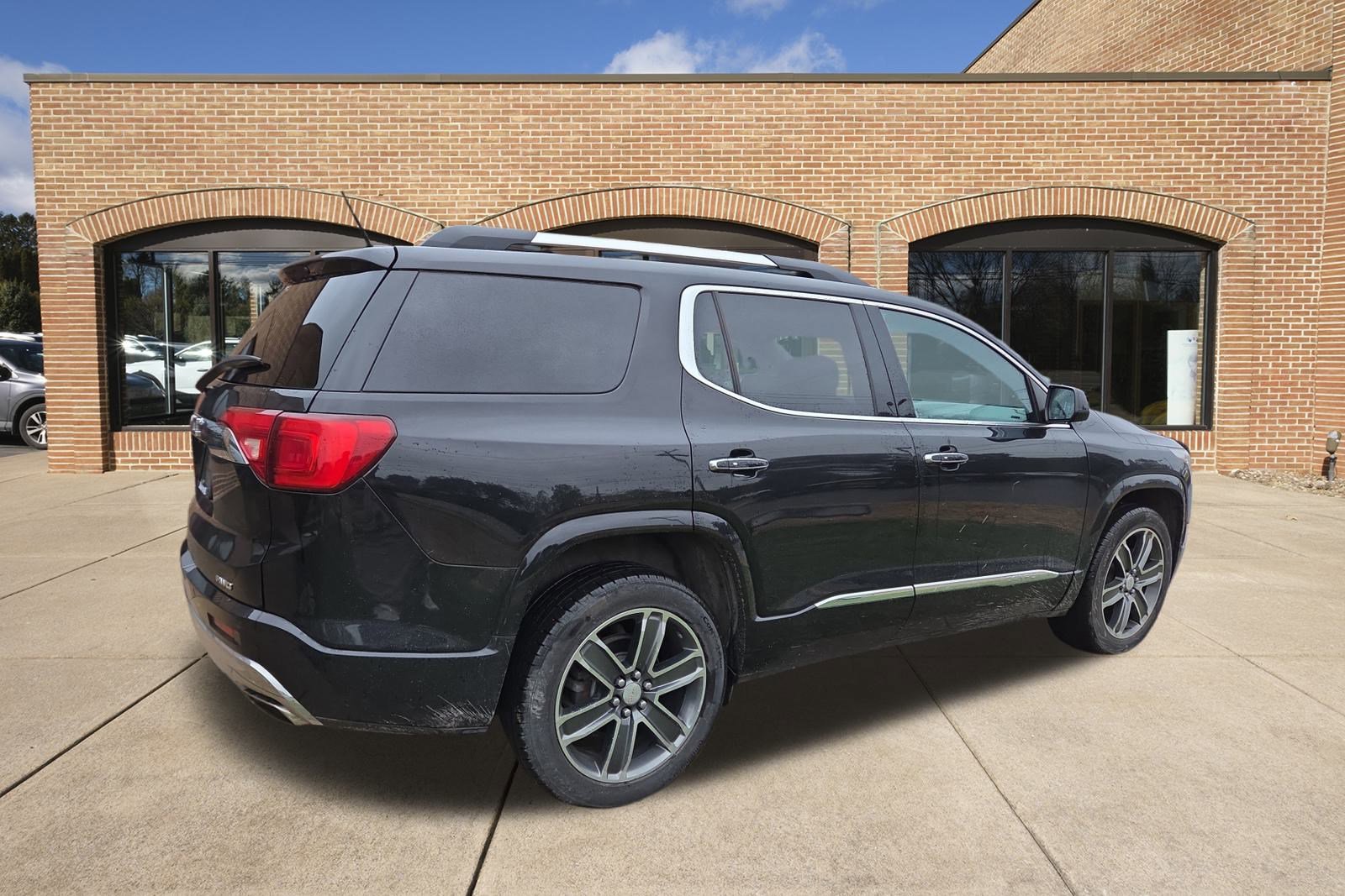 2018 Gmc Acadia Denali photo 2