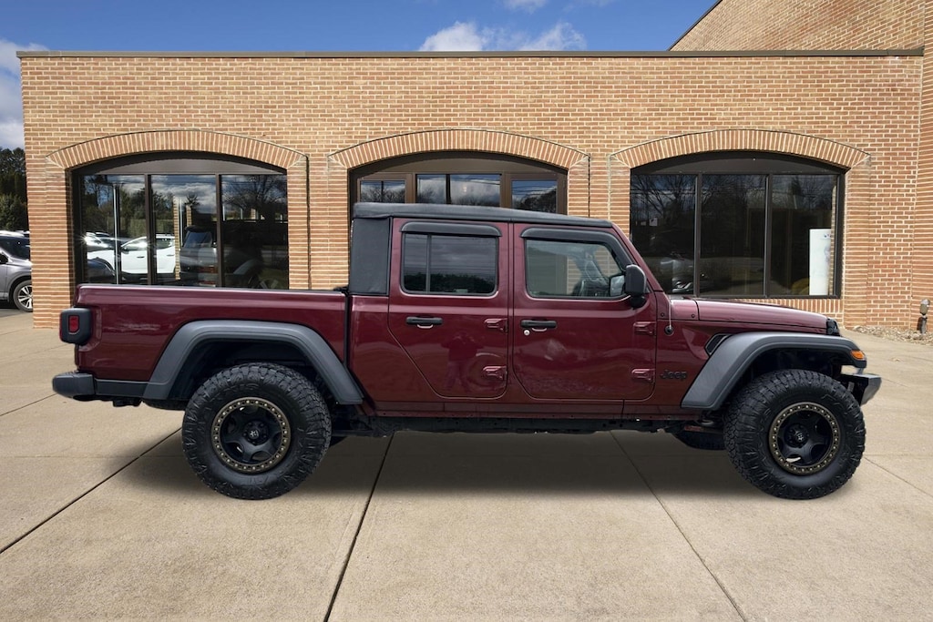 Used 2021 Jeep Gladiator Sport Truck Crew Cab