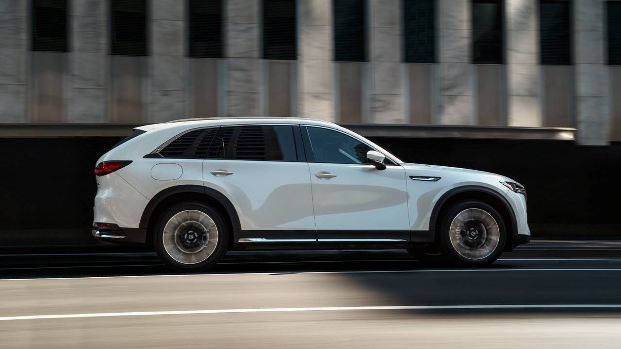 2024-mazda-cx-90-phev-cruising.jpg