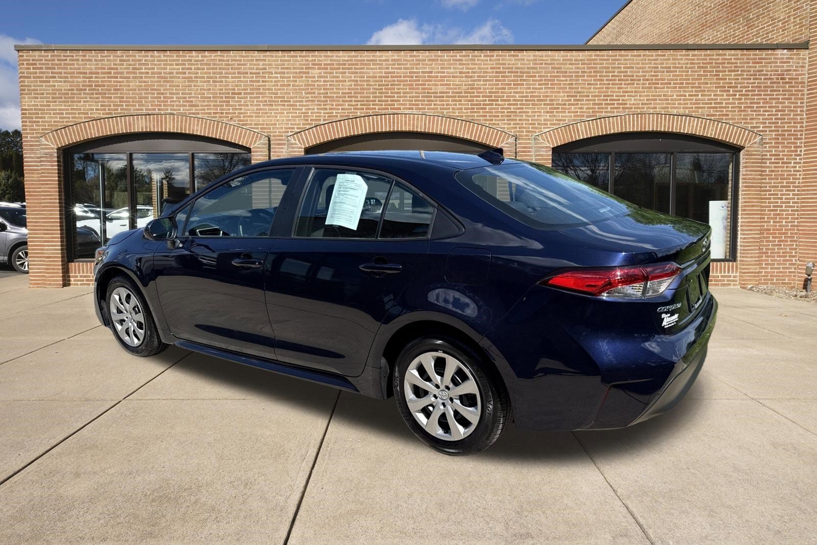 2025 Toyota Corolla LE - Photo 6