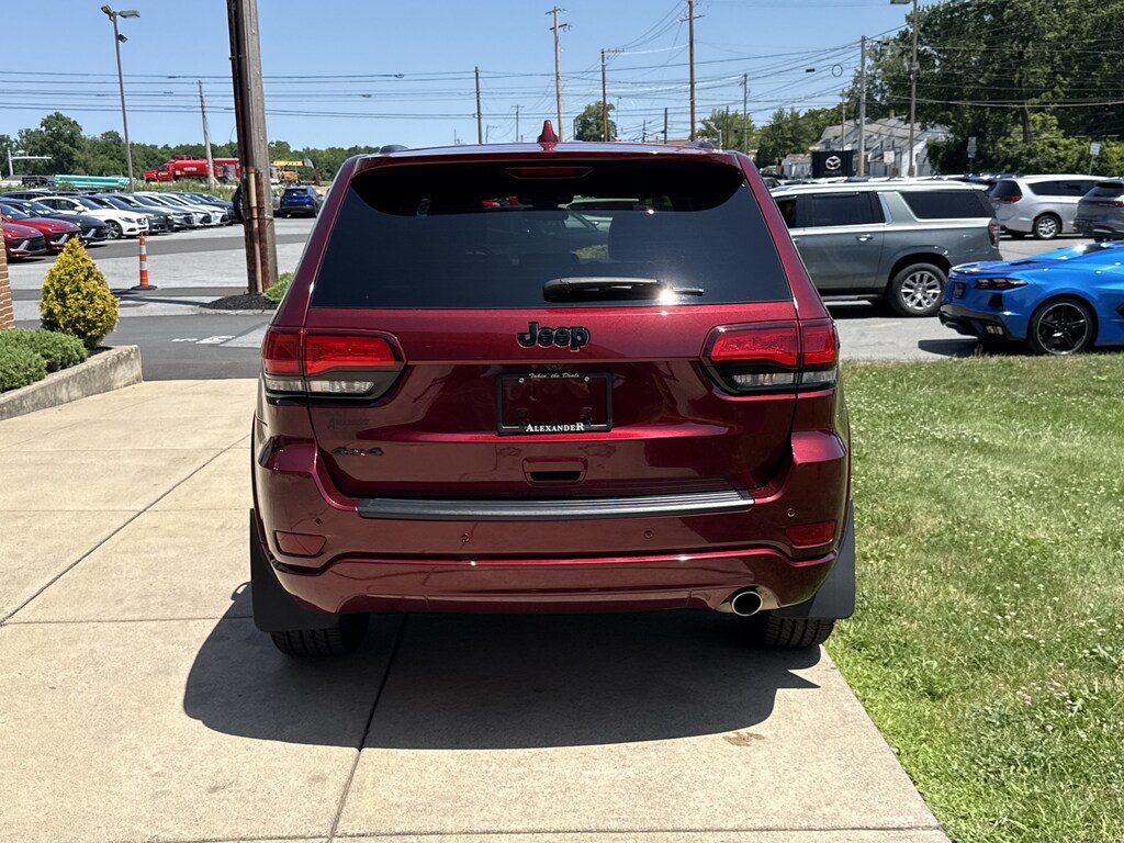 Used 2021 Jeep Grand Cherokee Laredo SUV