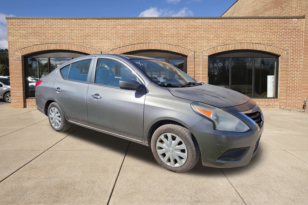 Used 2017 Nissan Versa Sedan 1.6 SV Sedan