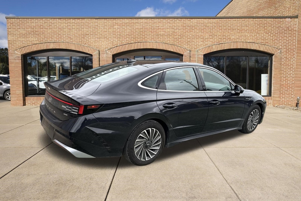 Certified 2025 Hyundai Sonata Hybrid Limited Sedan
