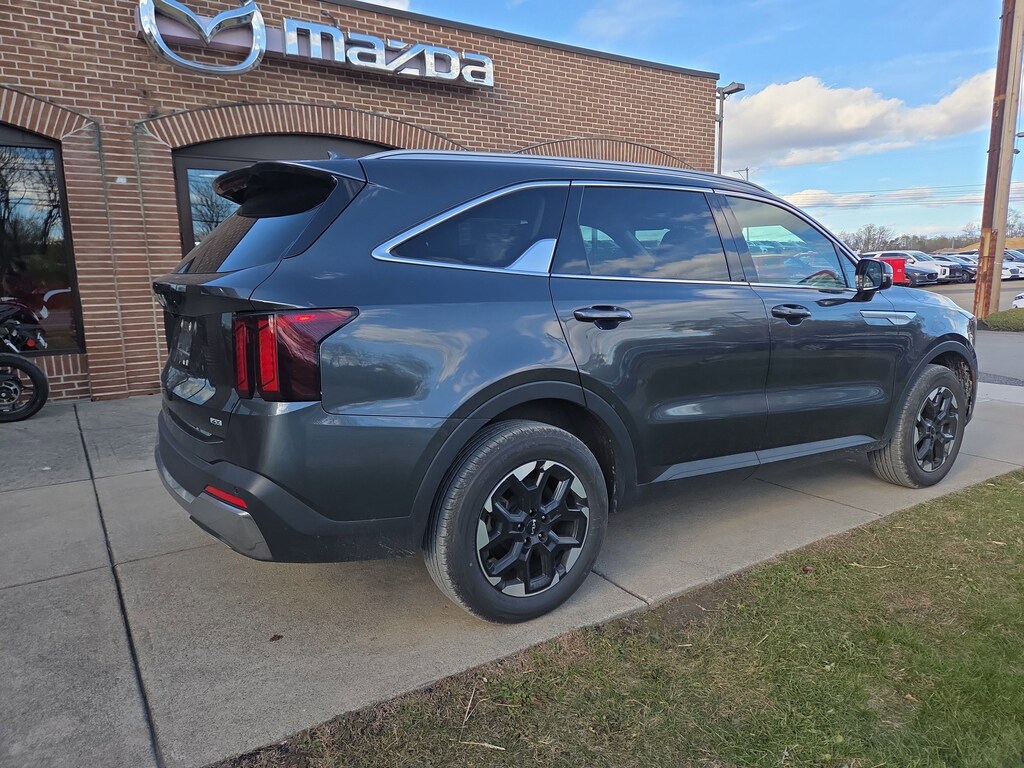 Used 2024 Kia Sorento S SUV