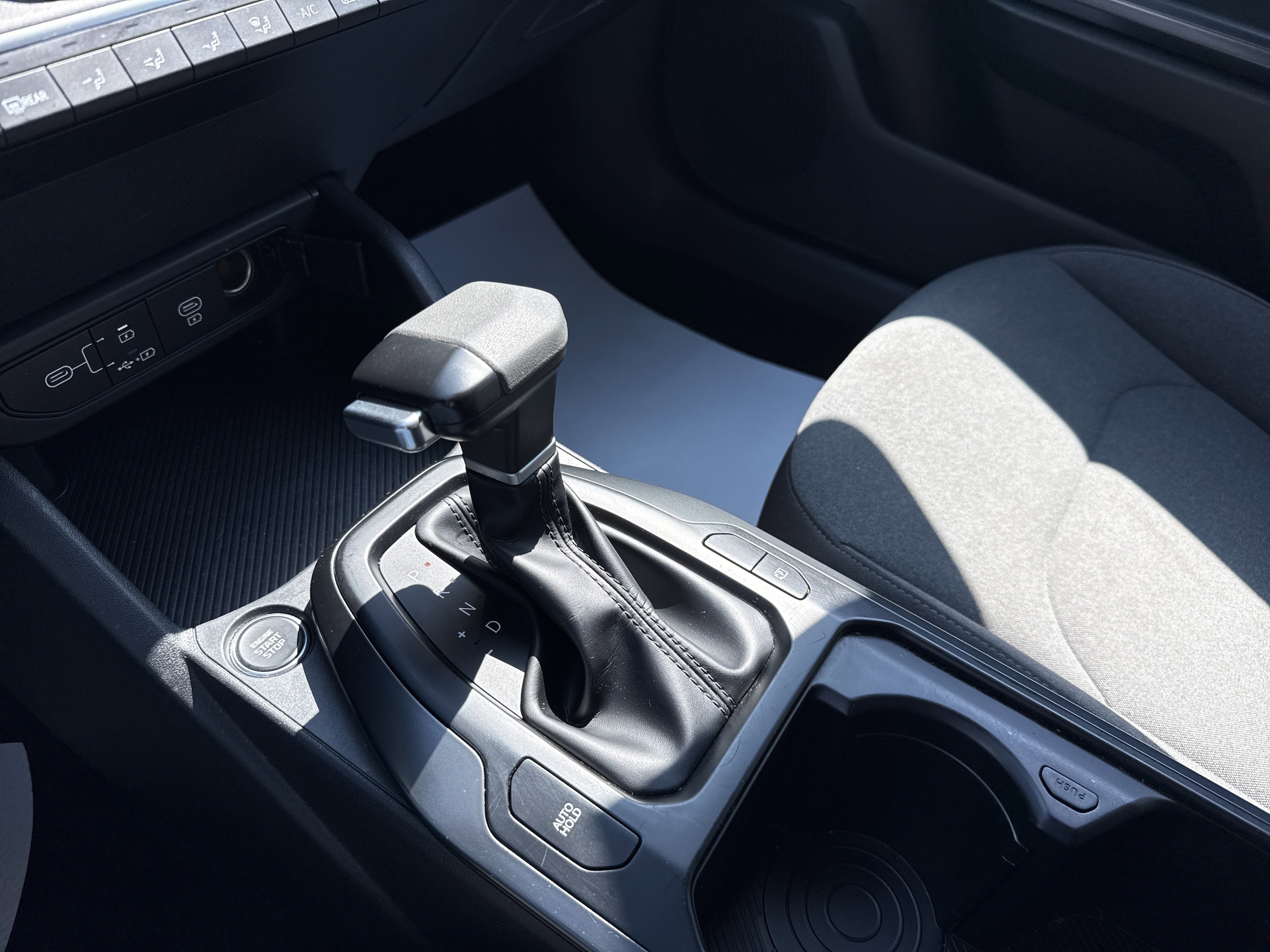 2025 Kia K4 LXS - Photo 24