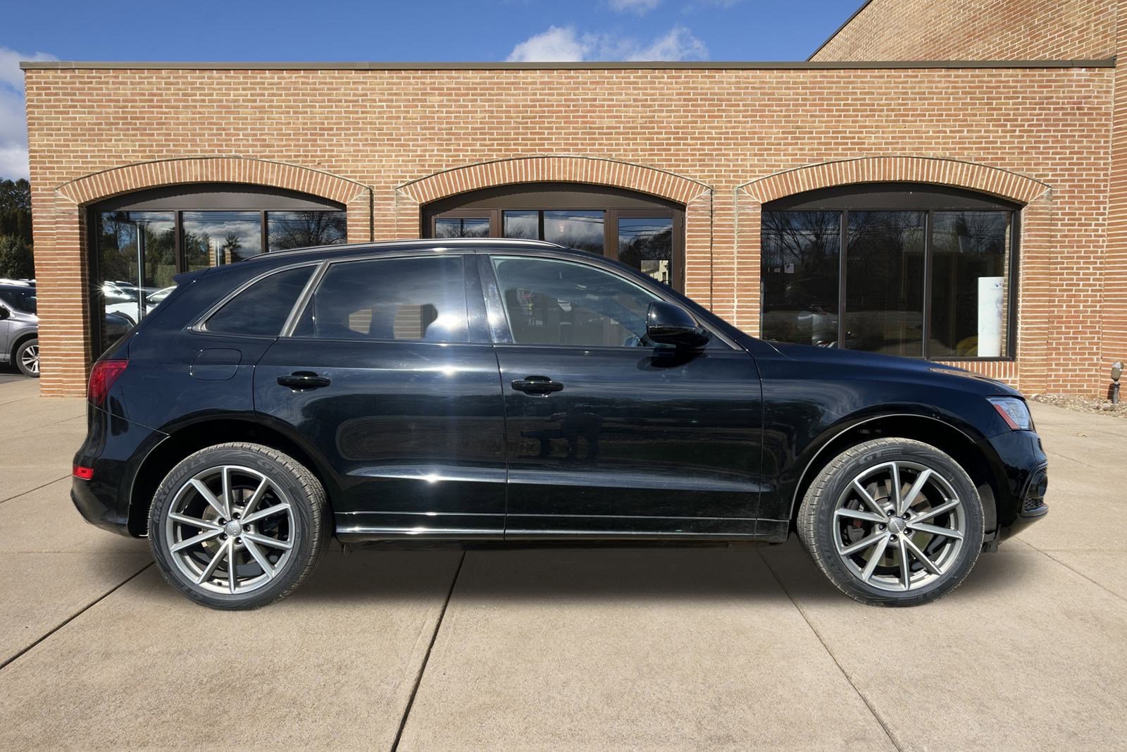 2017 Audi SQ5 Premium Plus photo 2