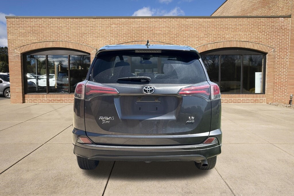Used 2018 Toyota RAV4 LE SUV