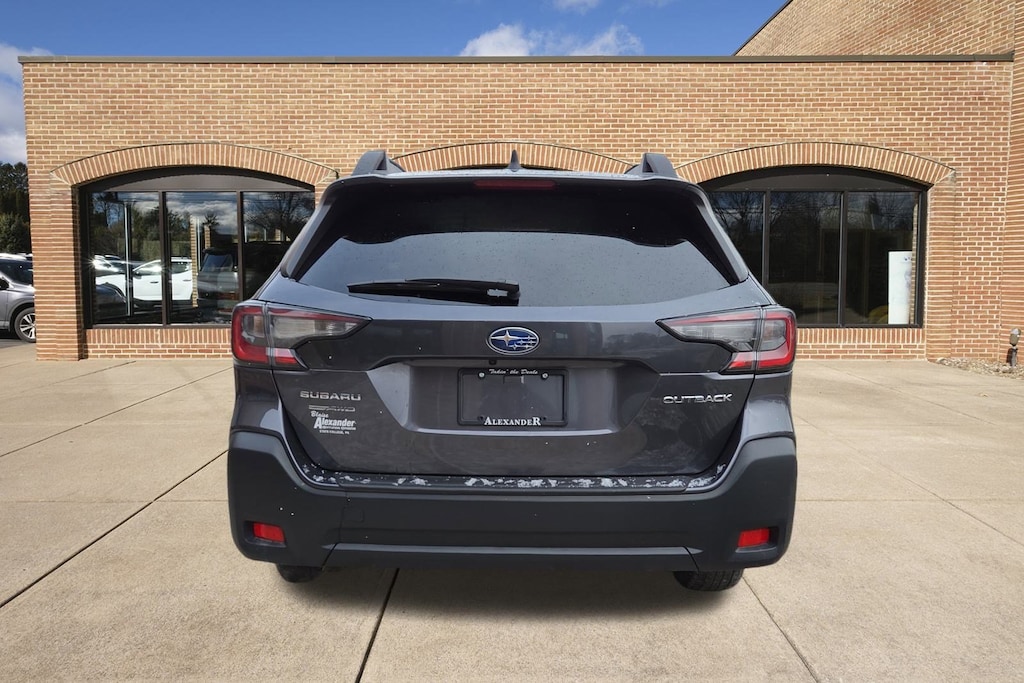 Used 2025 Subaru Outback Premium SUV