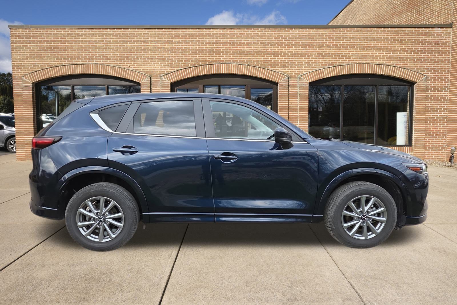 2025 Mazda CX-5 2.5 Select photo 2
