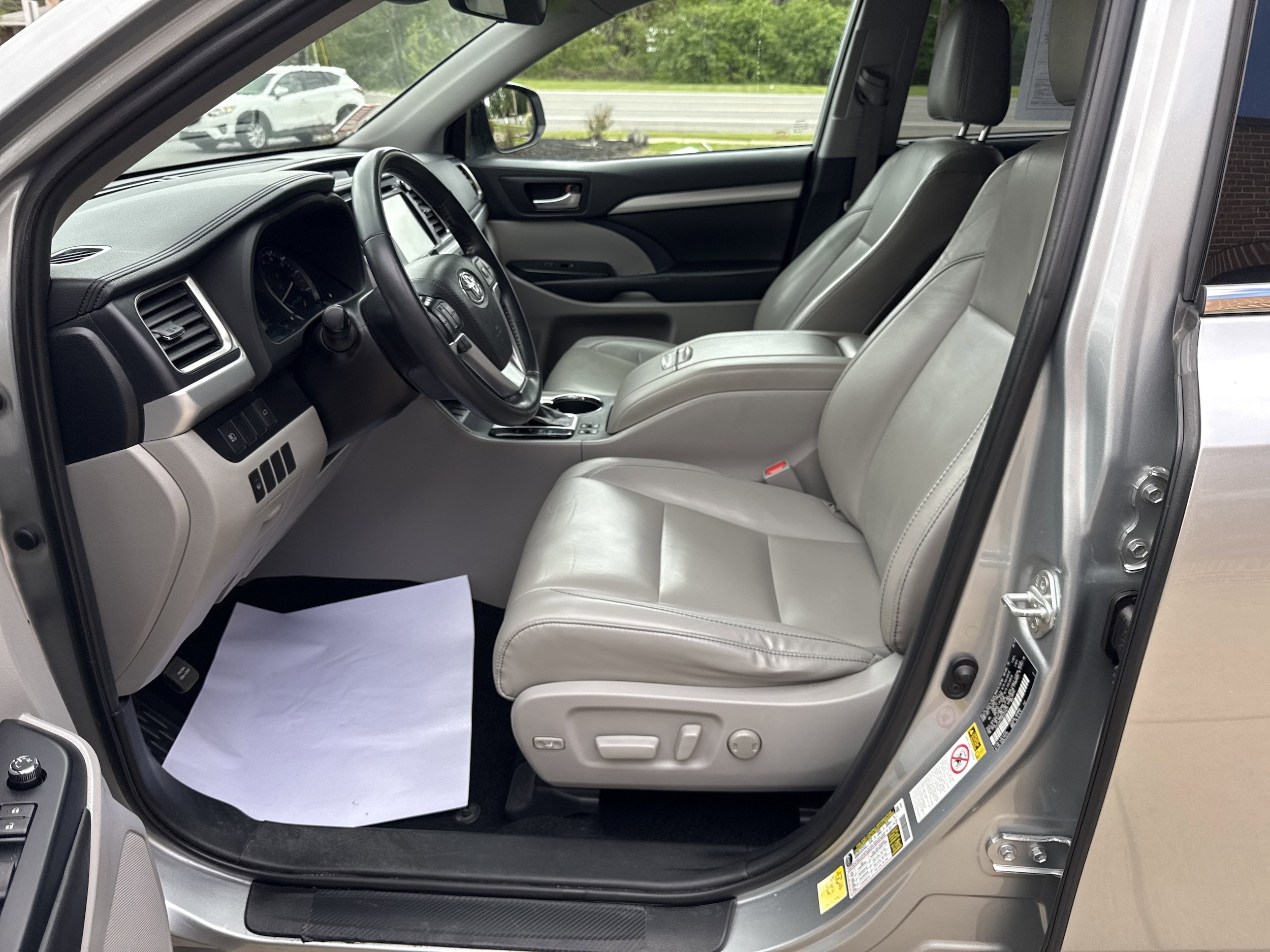 2019 Toyota Highlander XLE - Photo 22