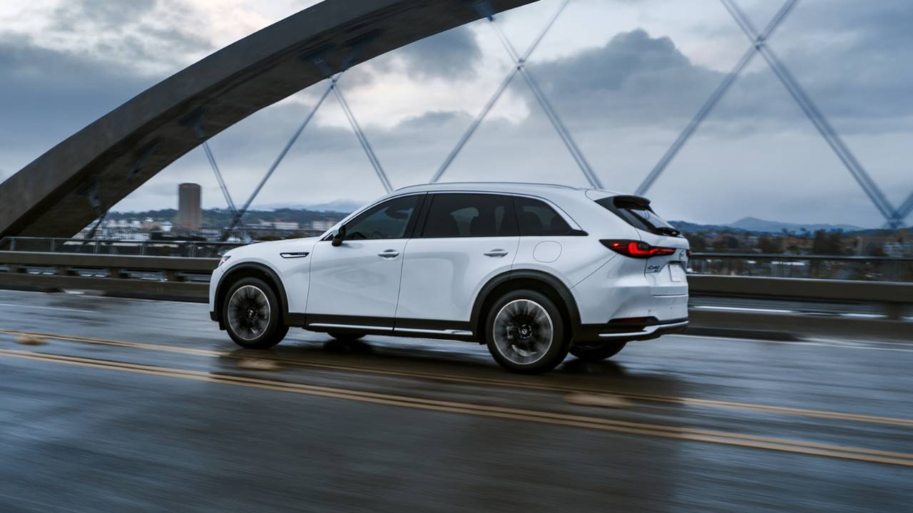 2024-mazda-cx-90-phev-zoom.jpg