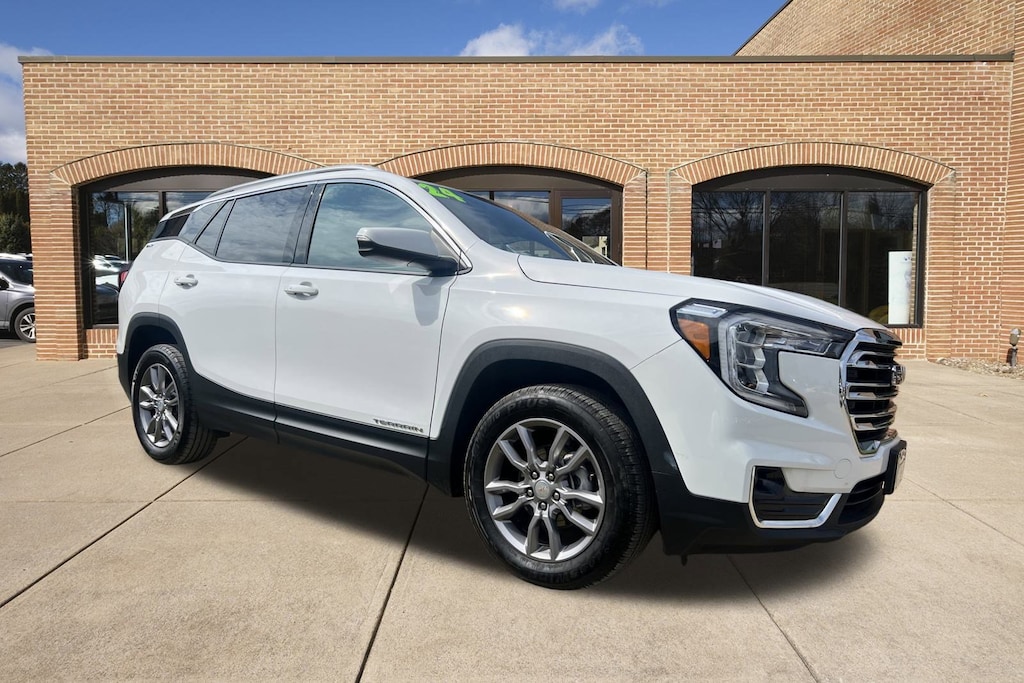 Used 2024 GMC Terrain SLT SUV