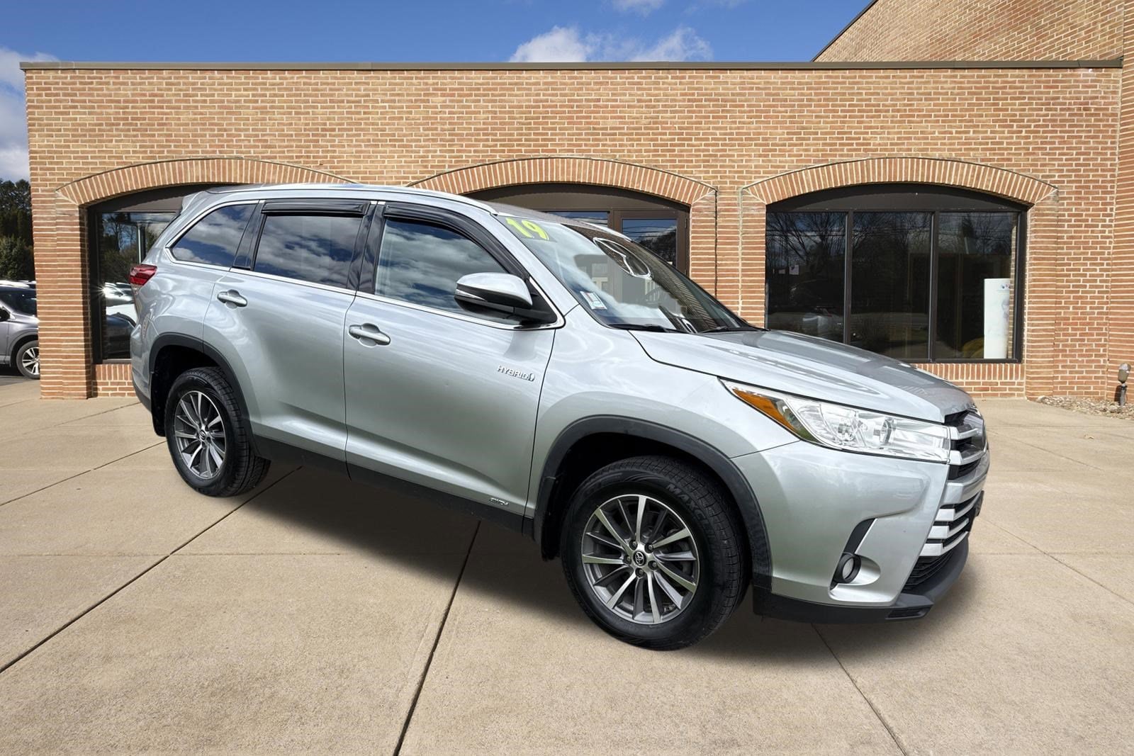 2019 Toyota Highlander XLE - Photo 2