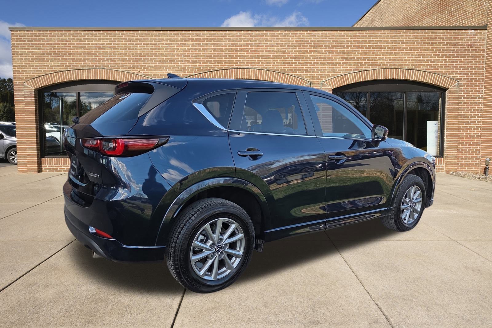 2025 Mazda CX-5 2.5 Select photo 3