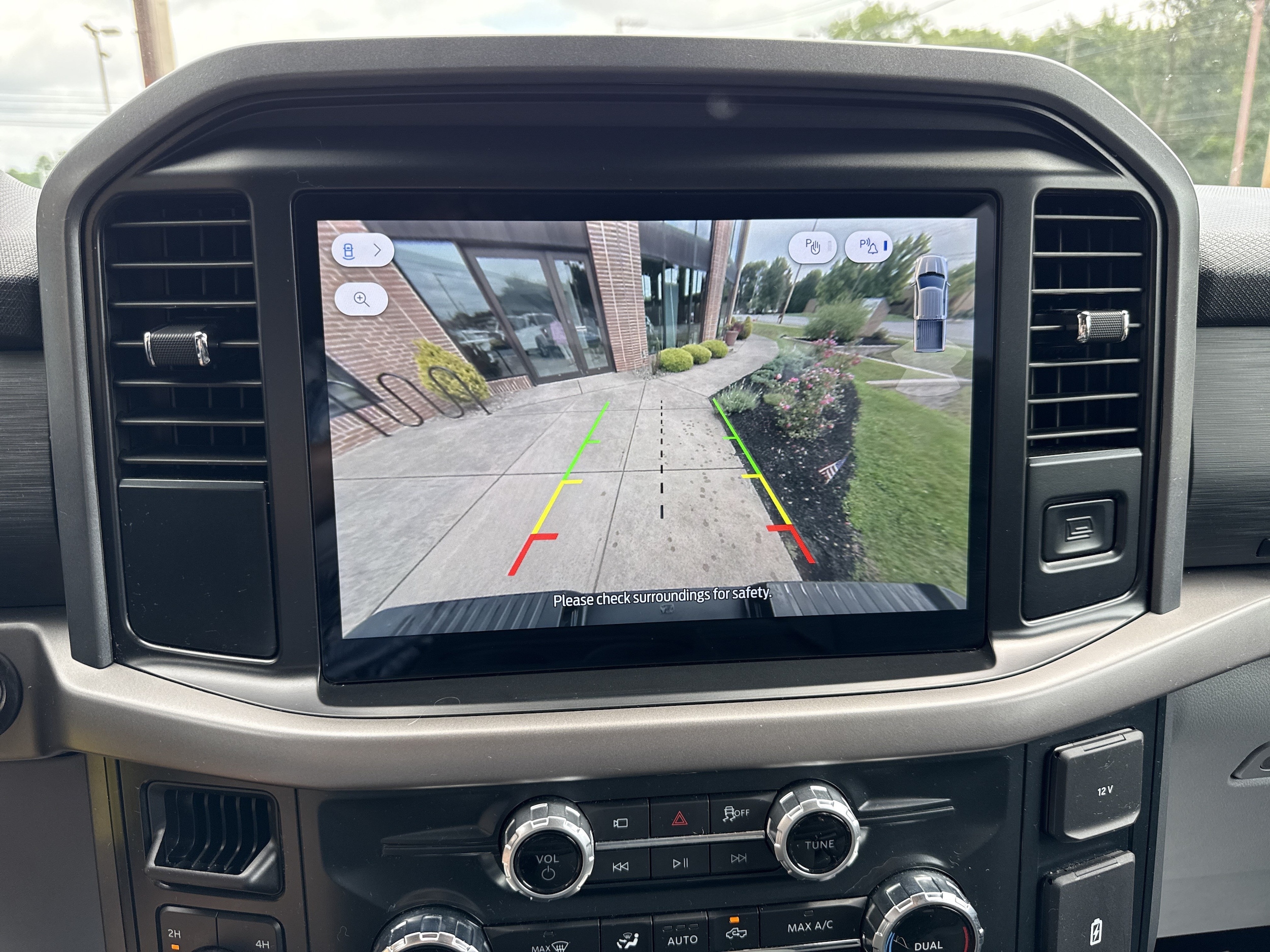 2025 Ford F-150 XLT - Photo 26