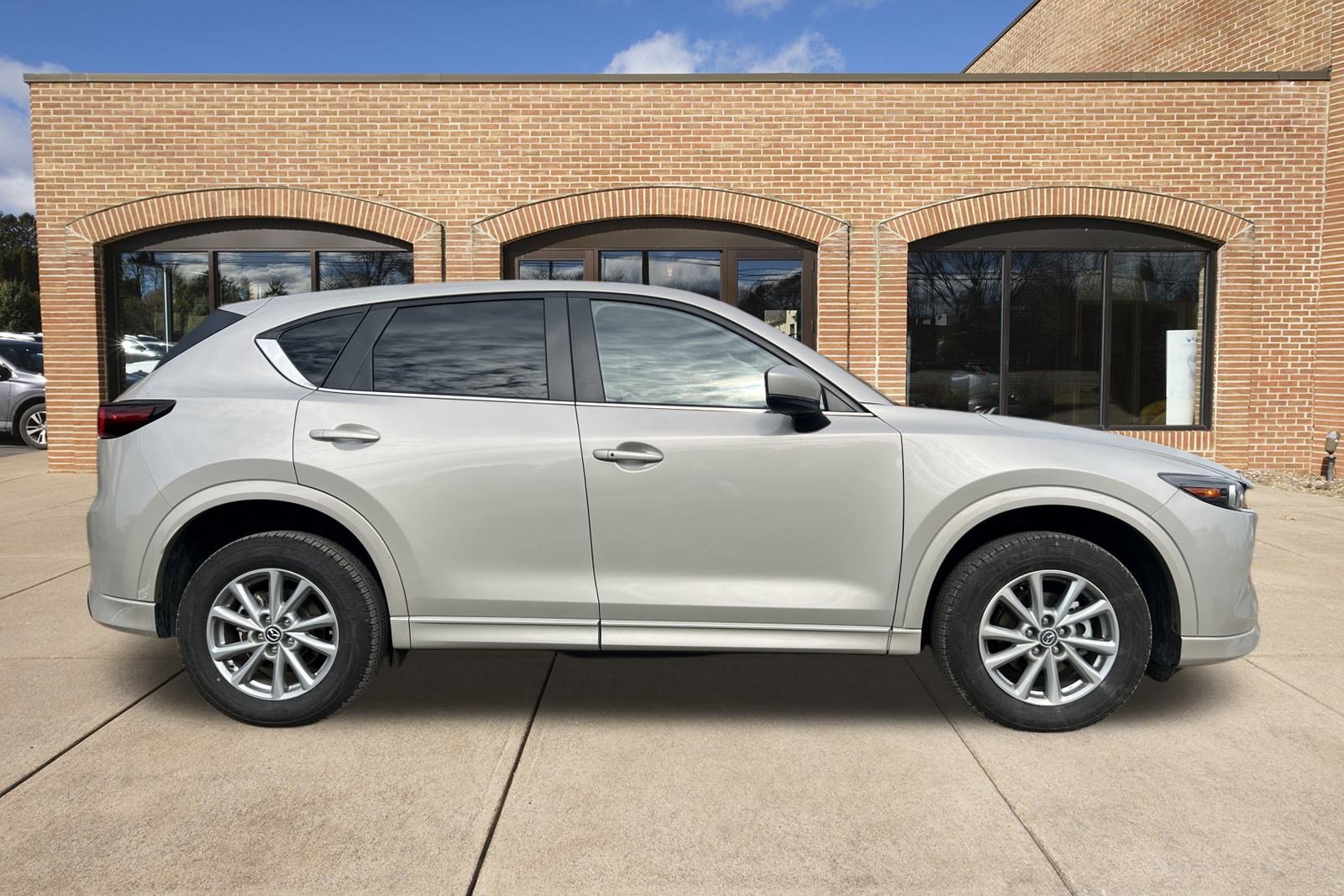 2025 Mazda CX-5 2.5 S Preferred photo 2