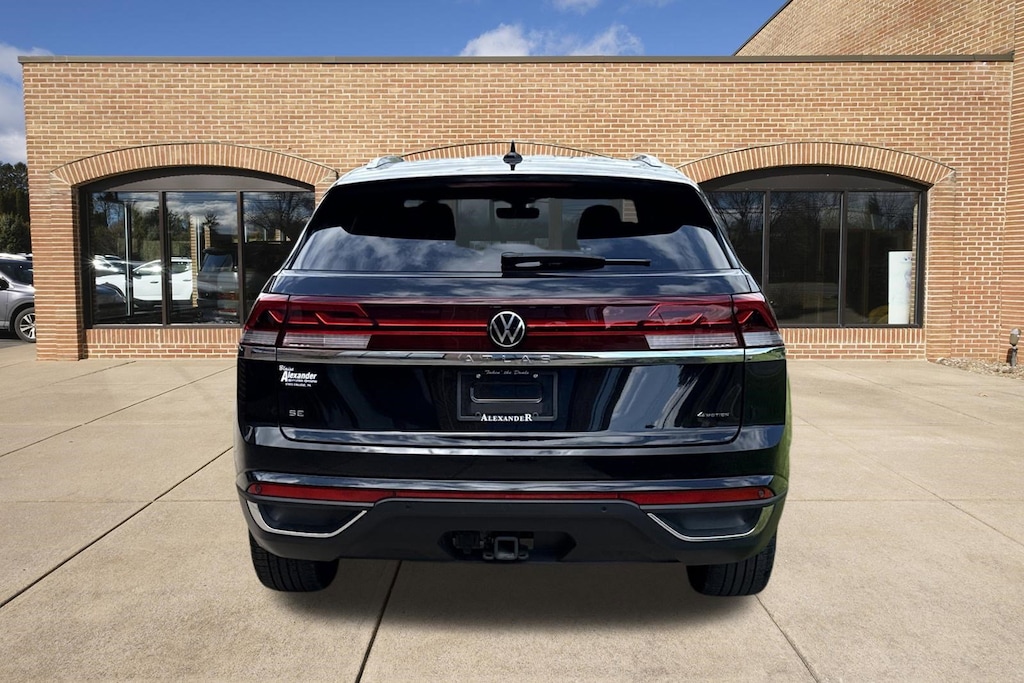 Used 2026 Volkswagen Atlas Cross Sport 2.0T SE w/Technology SUV