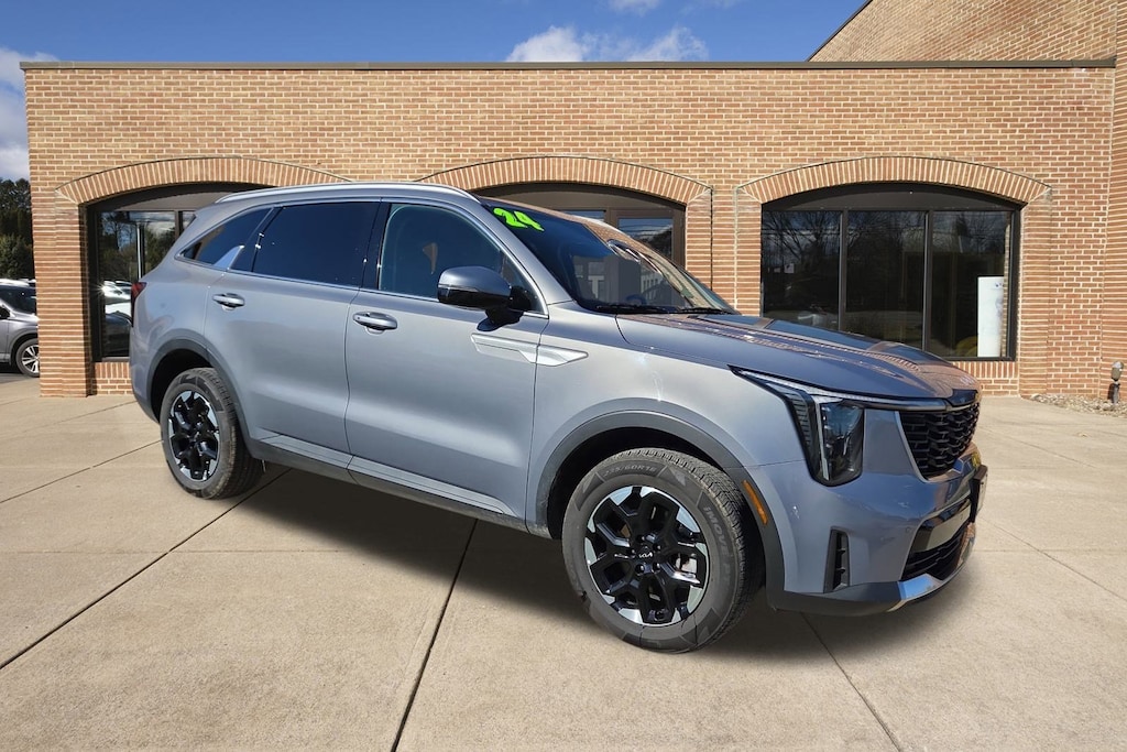 Used 2024 Kia Sorento S SUV